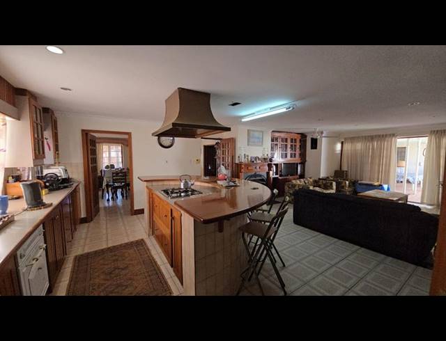 5 BEDROOM HOUSE FOR SALE IN NINAPARK